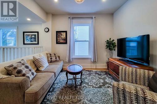 38 Egerton Street, Brantford, ON - Indoor Photo Showing Living Room