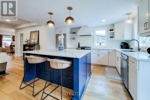 38 Egerton Street, Brantford, ON - Indoor Photo Showing Kitchen With Upgraded Kitchen