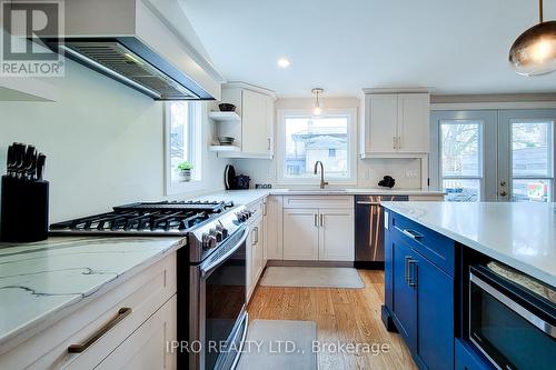 38 Egerton Street, Brantford, ON - Indoor Photo Showing Kitchen With Upgraded Kitchen