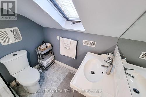 38 Egerton Street, Brantford, ON - Indoor Photo Showing Bathroom