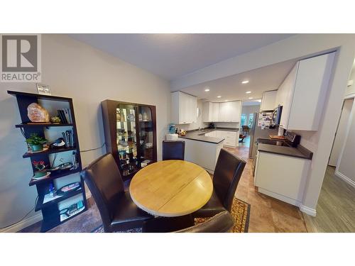 54 490 Lewis Drive, Quesnel, BC - Indoor Photo Showing Dining Room