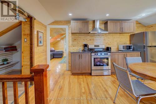 17 Drummond Street, Rideau Lakes, ON - Indoor Photo Showing Kitchen