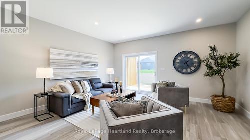 30 Silver Creek Road, Huron East (Seaforth), ON - Indoor Photo Showing Living Room