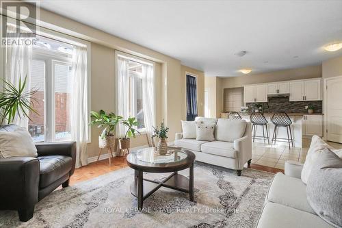 9 Tolton Drive, Guelph, ON - Indoor Photo Showing Living Room