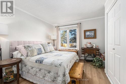 20 Glenview Crescent, Perth, ON - Indoor Photo Showing Bedroom