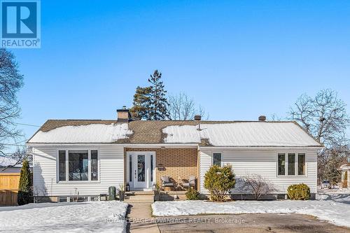 20 Glenview Crescent, Perth, ON - Outdoor With Facade