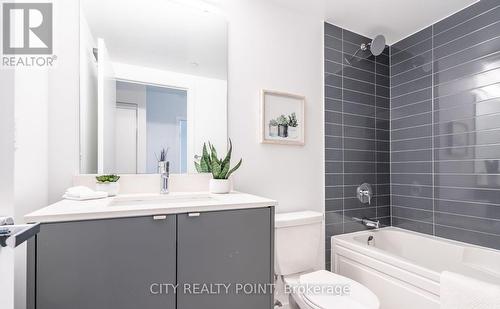 B612 - 3200 Dakota Common, Burlington, ON - Indoor Photo Showing Bathroom