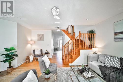 55 Samantha Crescent, Brampton, ON - Indoor Photo Showing Living Room