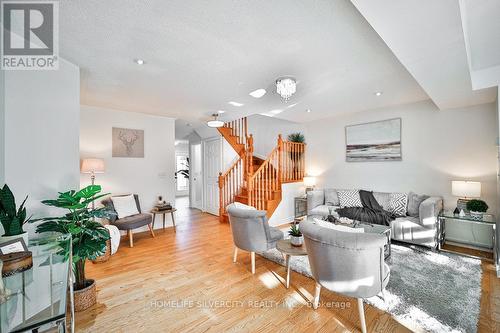 55 Samantha Crescent, Brampton, ON - Indoor Photo Showing Living Room