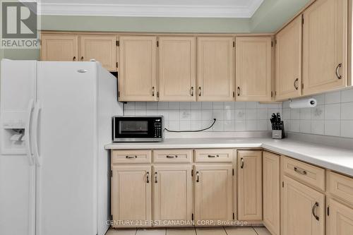 35 Cheviot Place, London, ON - Indoor Photo Showing Kitchen