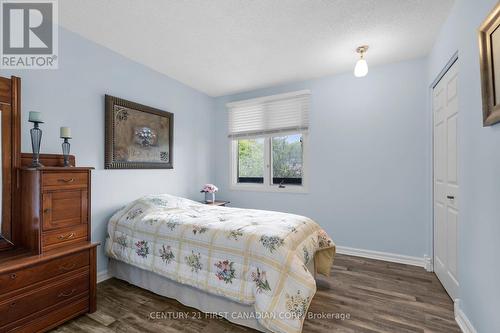 35 Cheviot Place, London, ON - Indoor Photo Showing Bedroom