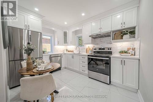 250 Mcnaughton Avenue, Oshawa, ON - Indoor Photo Showing Kitchen