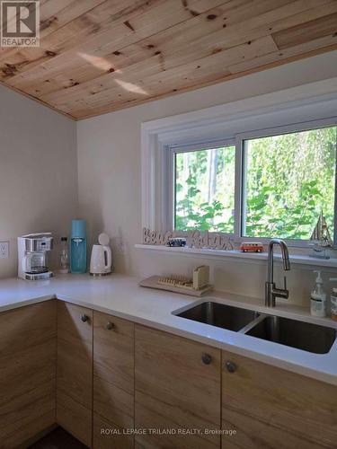 478 George Street, Central Elgin (Port Stanley), ON - Indoor Photo Showing Kitchen With Double Sink