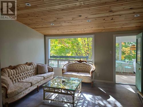 478 George Street, Central Elgin (Port Stanley), ON - Indoor Photo Showing Living Room