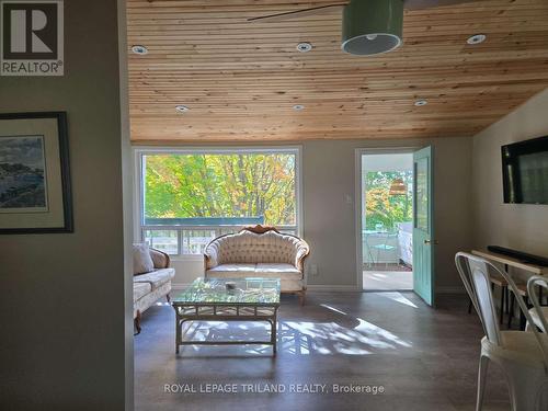 478 George Street, Central Elgin (Port Stanley), ON - Indoor Photo Showing Living Room