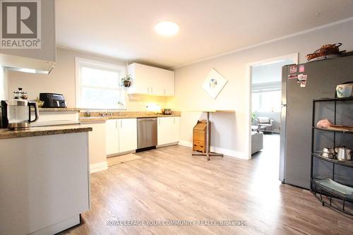 Main Fl - 20151 Bathurst Street, East Gwillimbury, ON - Indoor Photo Showing Kitchen