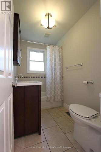 Main Fl - 20151 Bathurst Street, East Gwillimbury, ON - Indoor Photo Showing Bathroom