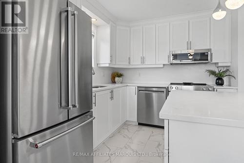 212 - 229 Water Street E, Cornwall, ON - Indoor Photo Showing Kitchen