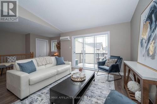 201 - 229 Water Street E, Cornwall, ON - Indoor Photo Showing Living Room