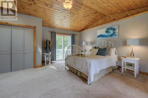 1164 Brantford, North Dumfries, ON - Indoor Photo Showing Bedroom