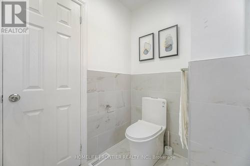 1204 Simcoe Street S, Oshawa, ON - Indoor Photo Showing Bathroom