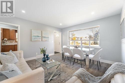 1204 Simcoe Street S, Oshawa, ON - Indoor Photo Showing Living Room