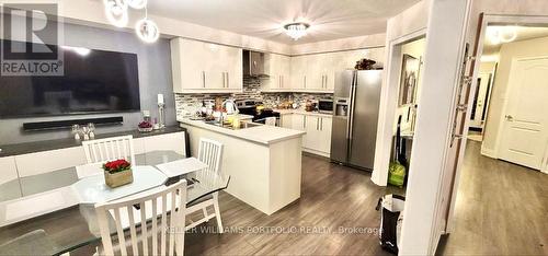 422 Woodspring Avenue, Newmarket, ON - Indoor Photo Showing Kitchen