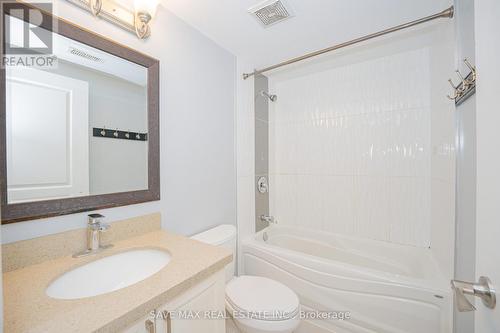 3 - 122 Courtland Avenue E, Kitchener, ON - Indoor Photo Showing Bathroom