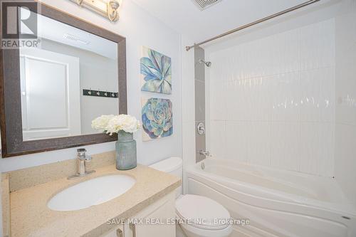 3 - 122 Courtland Avenue E, Kitchener, ON - Indoor Photo Showing Bathroom