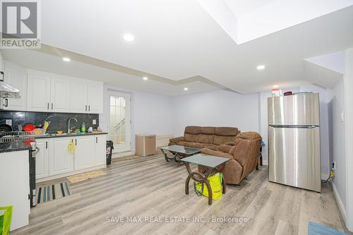 51 Burgess Crescent, Brantford, ON - Indoor Photo Showing Kitchen