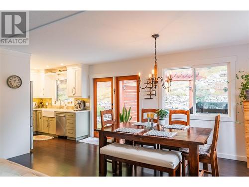 1745 Ridgewood Road, Nelson, BC - Indoor Photo Showing Dining Room