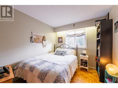 1745 Ridgewood Road, Nelson, BC - Indoor Photo Showing Bedroom