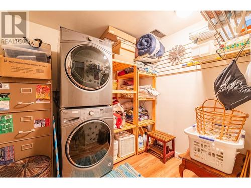 1745 Ridgewood Road, Nelson, BC - Indoor Photo Showing Laundry Room