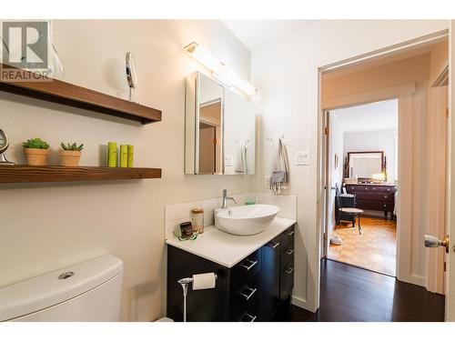 1745 Ridgewood Road, Nelson, BC - Indoor Photo Showing Bathroom