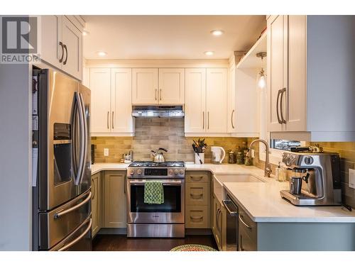 1745 Ridgewood Road, Nelson, BC - Indoor Photo Showing Kitchen With Upgraded Kitchen