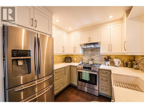 1745 Ridgewood Road, Nelson, BC - Indoor Photo Showing Kitchen