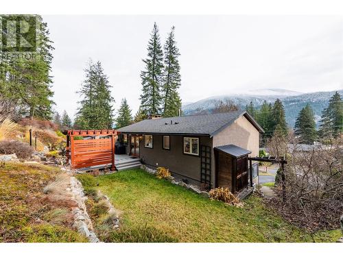 1745 Ridgewood Road, Nelson, BC - Outdoor