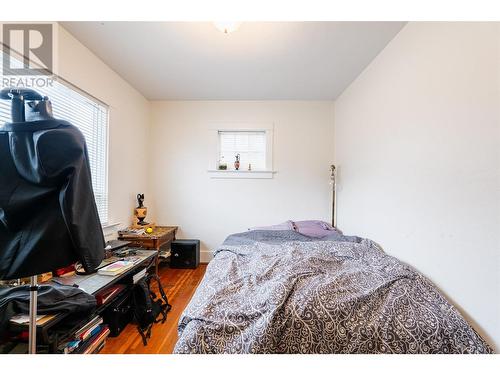 220-222 Vernon Street, Nelson, BC - Indoor Photo Showing Bedroom