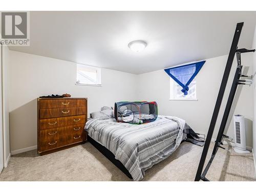 220-222 Vernon Street, Nelson, BC - Indoor Photo Showing Bedroom