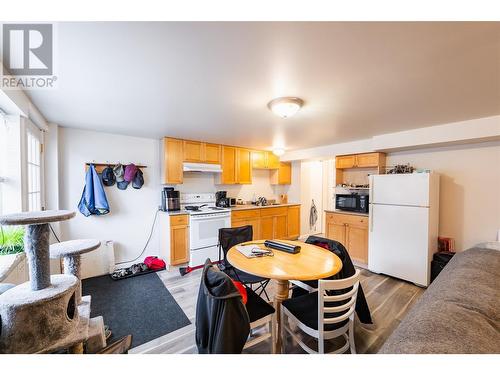 220-222 Vernon Street, Nelson, BC - Indoor Photo Showing Kitchen