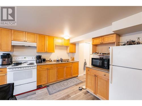 220-222 Vernon Street, Nelson, BC - Indoor Photo Showing Kitchen With Double Sink