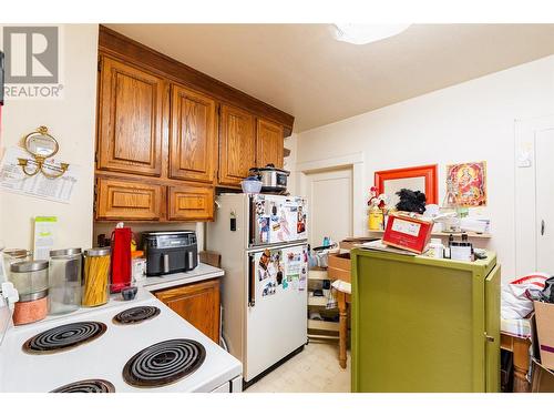 220-222 Vernon Street, Nelson, BC - Indoor Photo Showing Kitchen