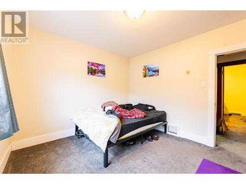 220-222 Vernon Street, Nelson, BC - Indoor Photo Showing Bedroom