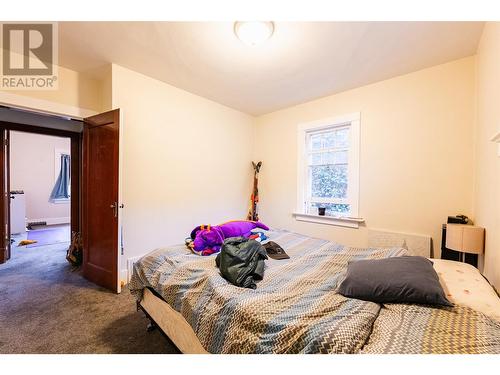 220-222 Vernon Street, Nelson, BC - Indoor Photo Showing Bedroom