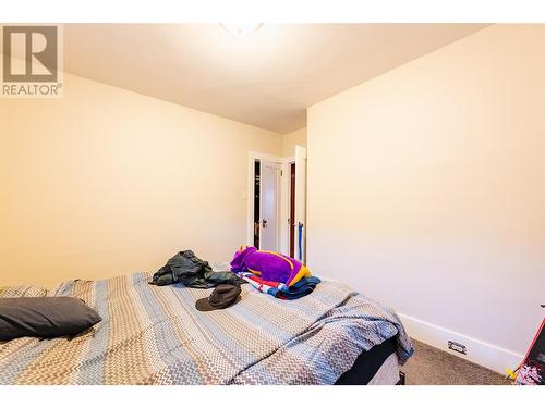 220-222 Vernon Street, Nelson, BC - Indoor Photo Showing Bedroom