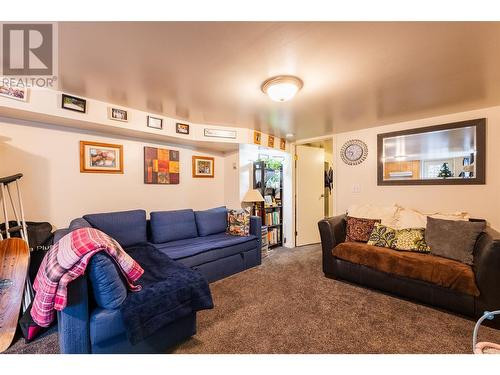 220-222 Vernon Street, Nelson, BC - Indoor Photo Showing Living Room