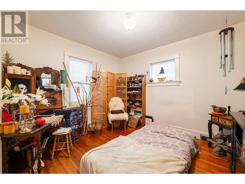 220-222 Vernon Street, Nelson, BC - Indoor Photo Showing Bedroom