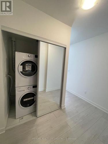 3523 - 2031 Kennedy Road, Toronto, ON - Indoor Photo Showing Laundry Room