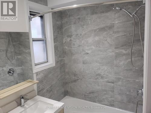 2Nd Apt - 2875 Dufferin Street, Toronto, ON - Indoor Photo Showing Bathroom