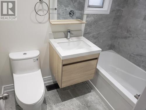 2Nd Apt - 2875 Dufferin Street, Toronto, ON - Indoor Photo Showing Bathroom